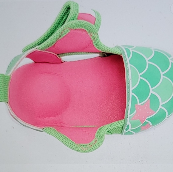 !k!k! Size 9 kids velcro closure shoe - Picture 3 of 13